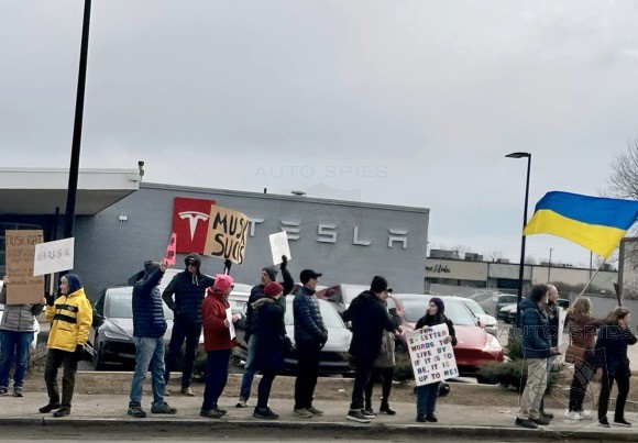 Report Claims Tesla Stores Have Safe Rooms To Protect Staff Against Violence